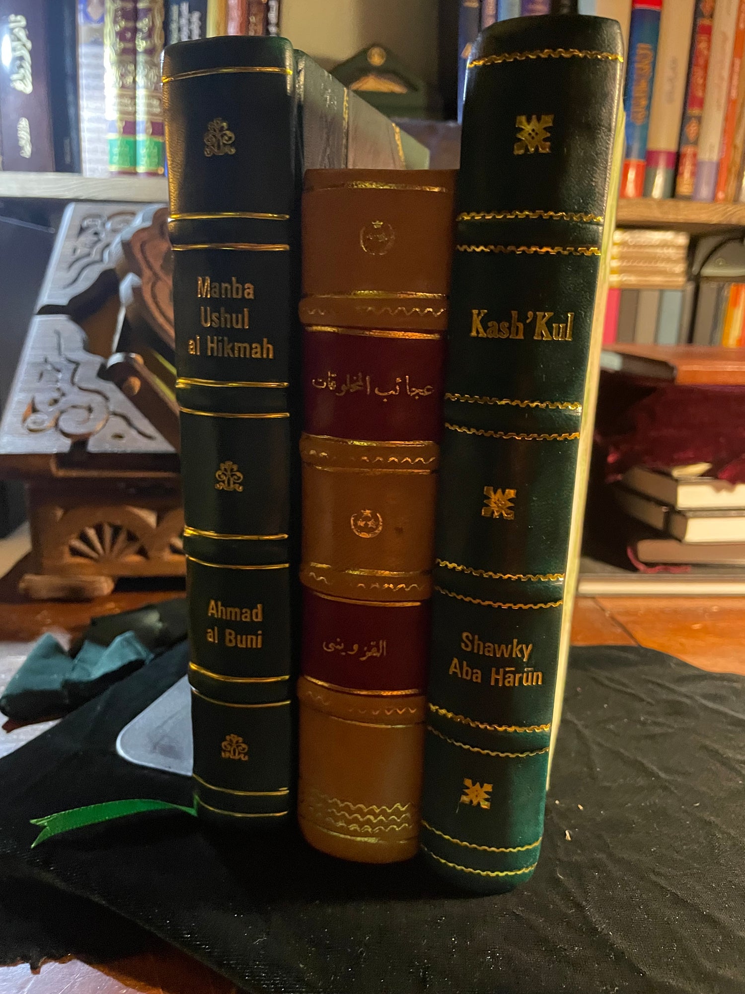 Mak'taba: كتب ومخطوطات Books & Manuscripts